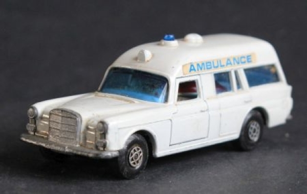 Matchbox King Size Lesney Mercedes-Benz Binz Krankenwagen 1967 Metallmodell (9687)